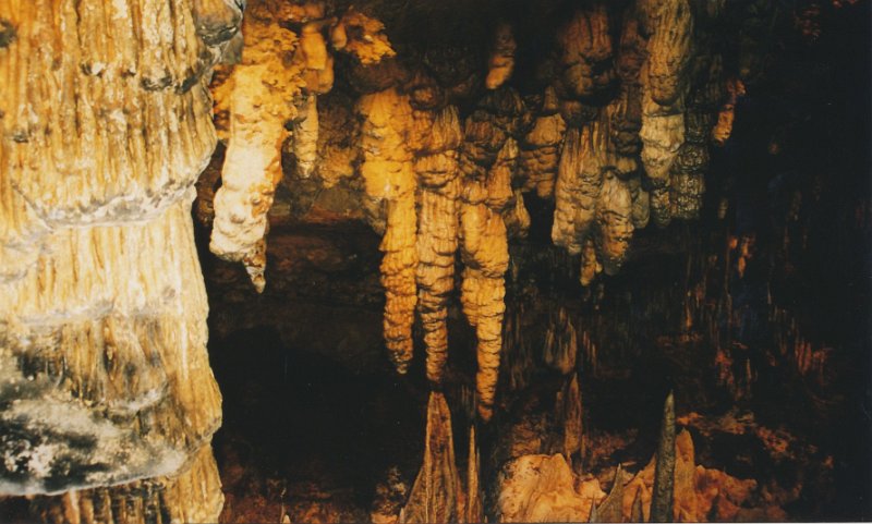 005-Inside Luray Caverns.jpg